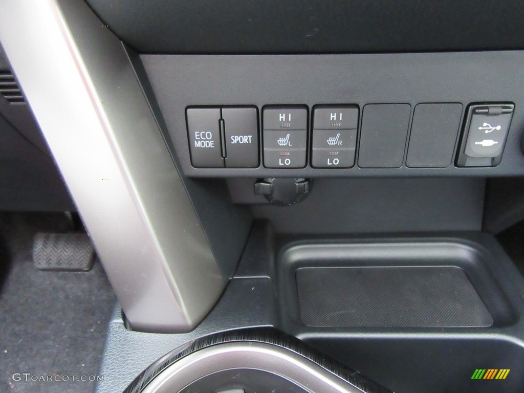 2017 Toyota RAV4 Limited Controls Photo #117571346