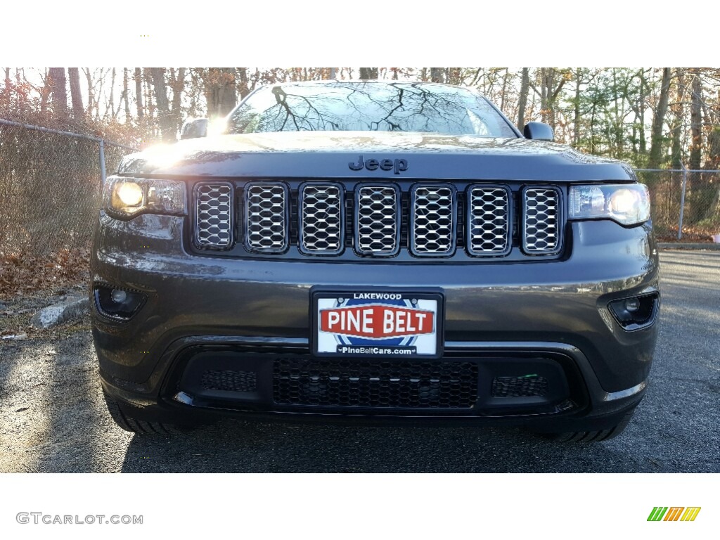 2017 Grand Cherokee Laredo 4x4 - Granite Crystal Metallic / Black photo #2