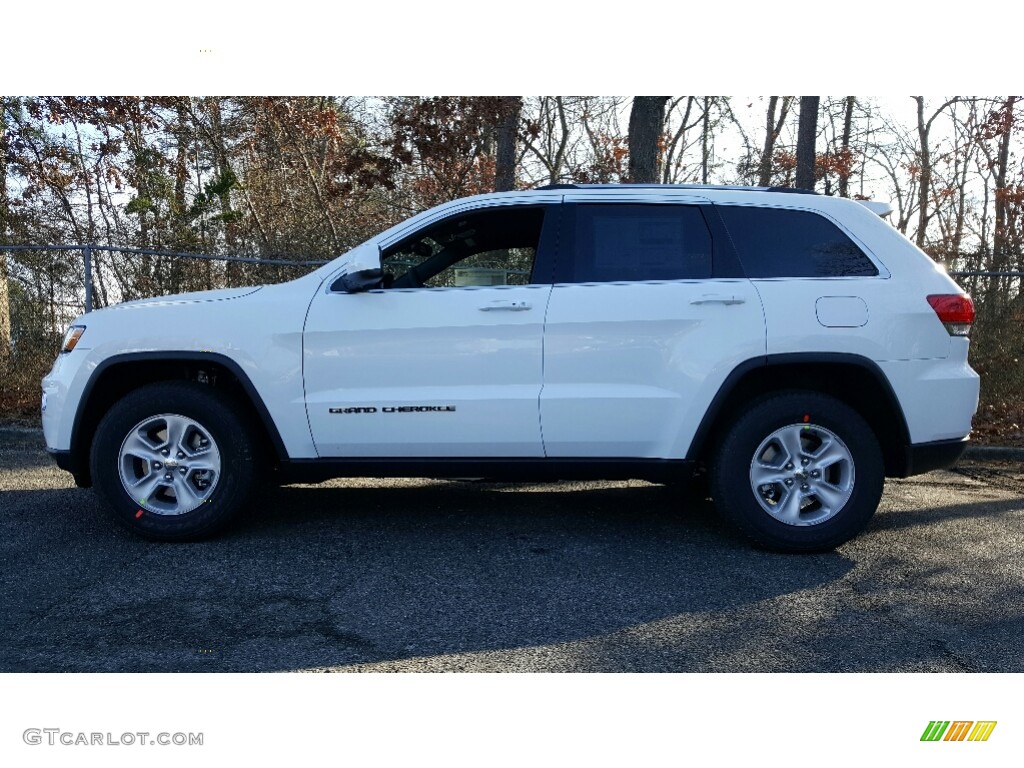 2017 Grand Cherokee Laredo 4x4 - Bright White / Black photo #3