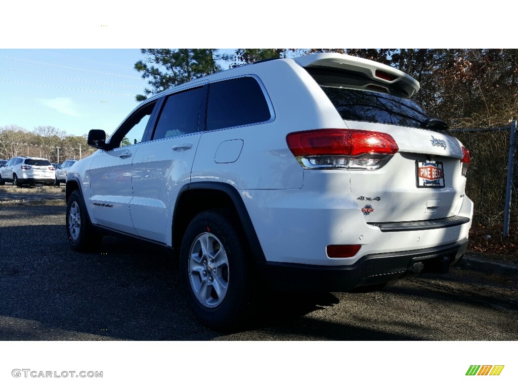 2017 Grand Cherokee Laredo 4x4 - Bright White / Black photo #4