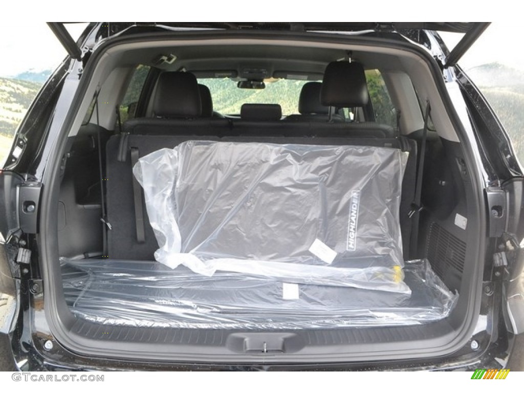 2017 Toyota Highlander LE AWD Trunk Photo #117576548