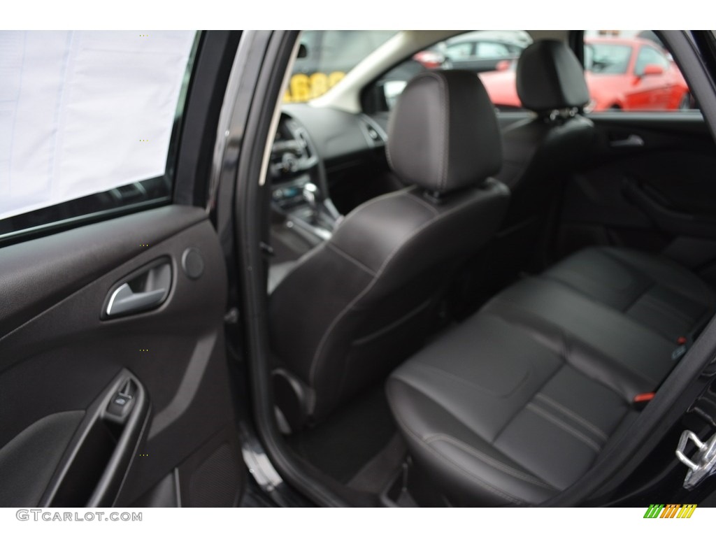 2014 Focus Titanium Hatchback - Tuxedo Black / Charcoal Black photo #12