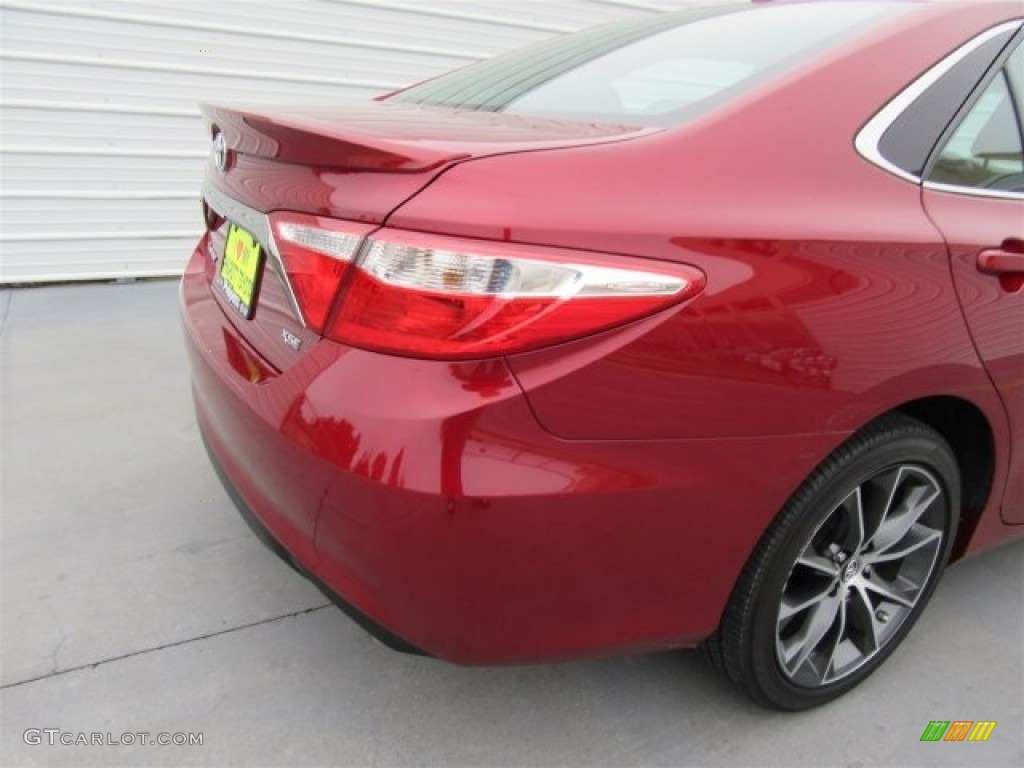 2015 Camry XSE - Ruby Flare Pearl / Black photo #52