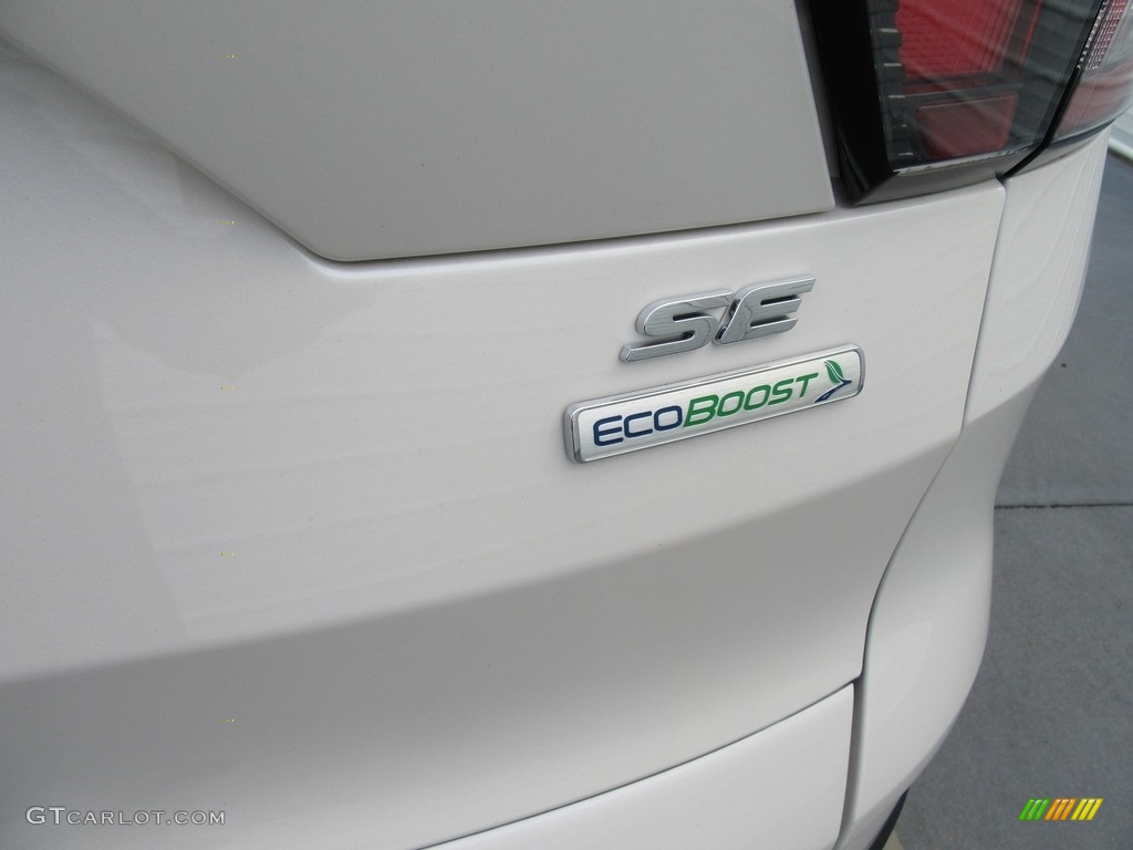 2017 Ford Escape SE Marks and Logos Photo #117585212