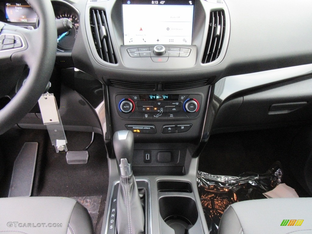 2017 Ford Escape SE Controls Photo #117585507