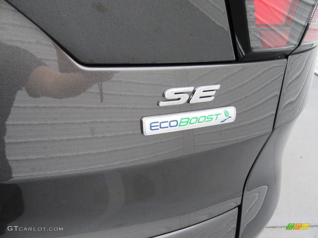 2017 Ford Escape SE Marks and Logos Photo #117586071