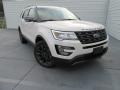 2017 White Platinum Ford Explorer XLT  photo #2