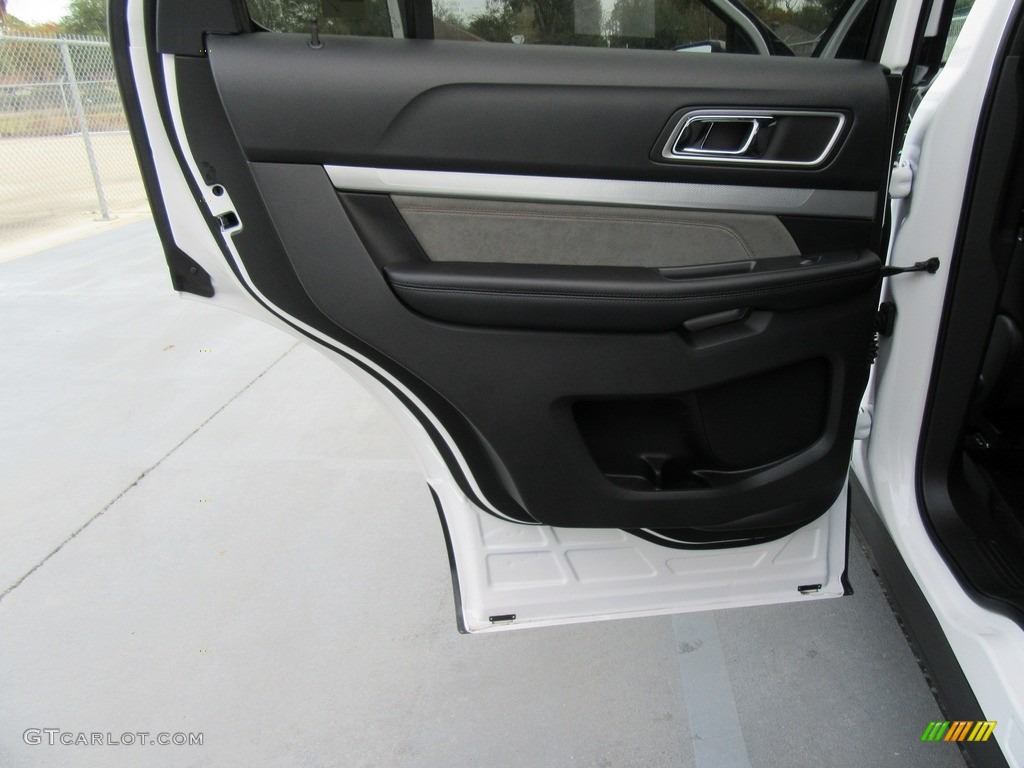 2017 Explorer XLT - White Platinum / Sport Appearance Dark Earth Gray photo #18