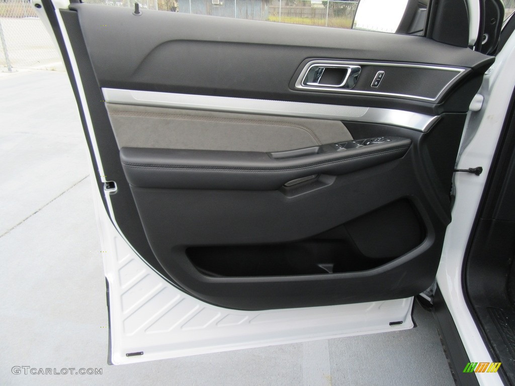 2017 Explorer XLT - White Platinum / Sport Appearance Dark Earth Gray photo #20