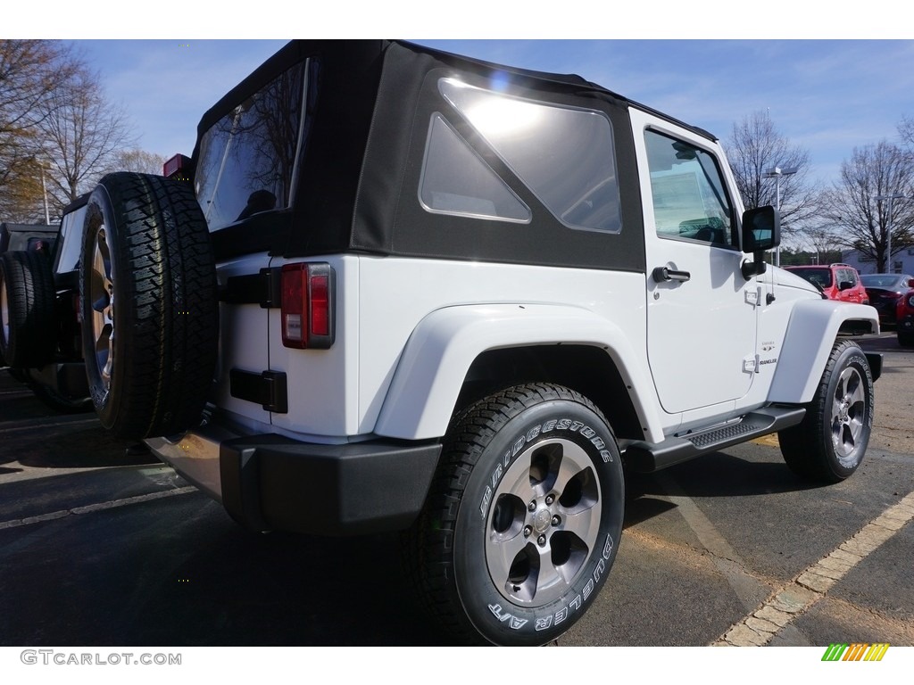 2017 Wrangler Sahara 4x4 - Bright White / Black photo #3