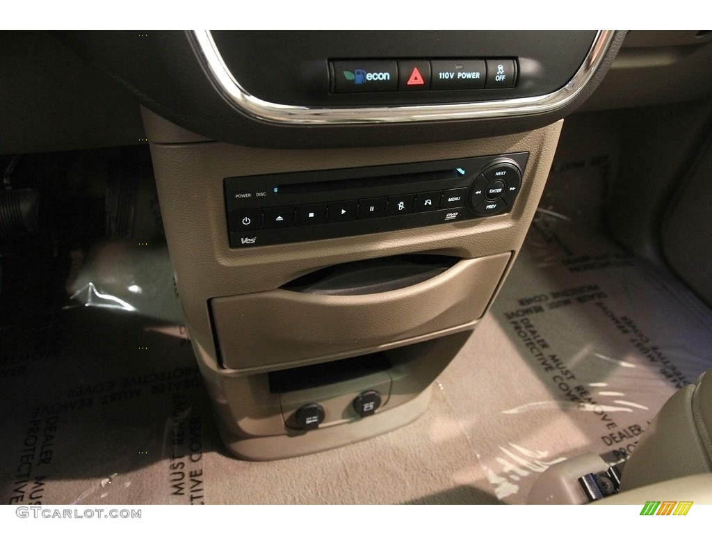 2011 Town & Country Touring - L - Deep Cherry Red Crystal Pearl / Dark Frost Beige/Medium Frost Beige photo #14