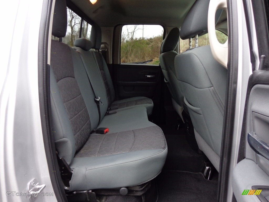 2014 1500 SLT Quad Cab 4x4 - Bright Silver Metallic / Black/Diesel Gray photo #25