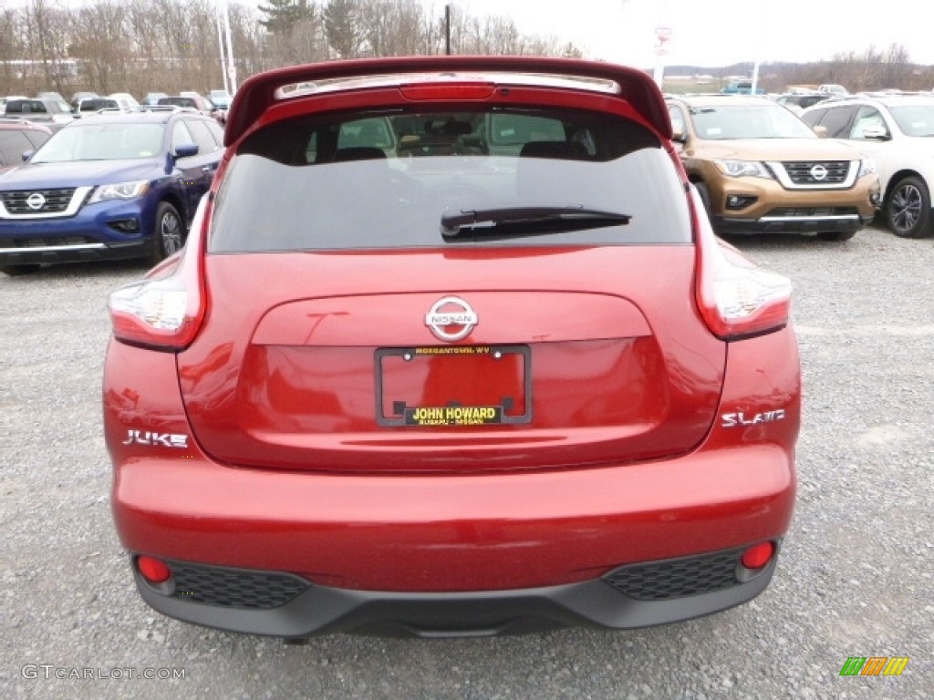 2017 Juke SL AWD - Cayenne Red / Black/Red photo #8