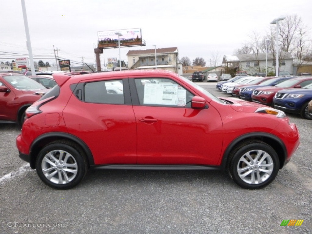2017 Juke S AWD - Red Alert / Black/Silver photo #6