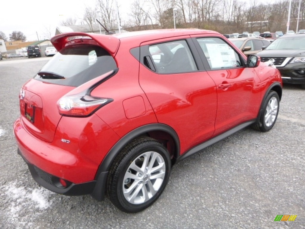 2017 Juke S AWD - Red Alert / Black/Silver photo #7