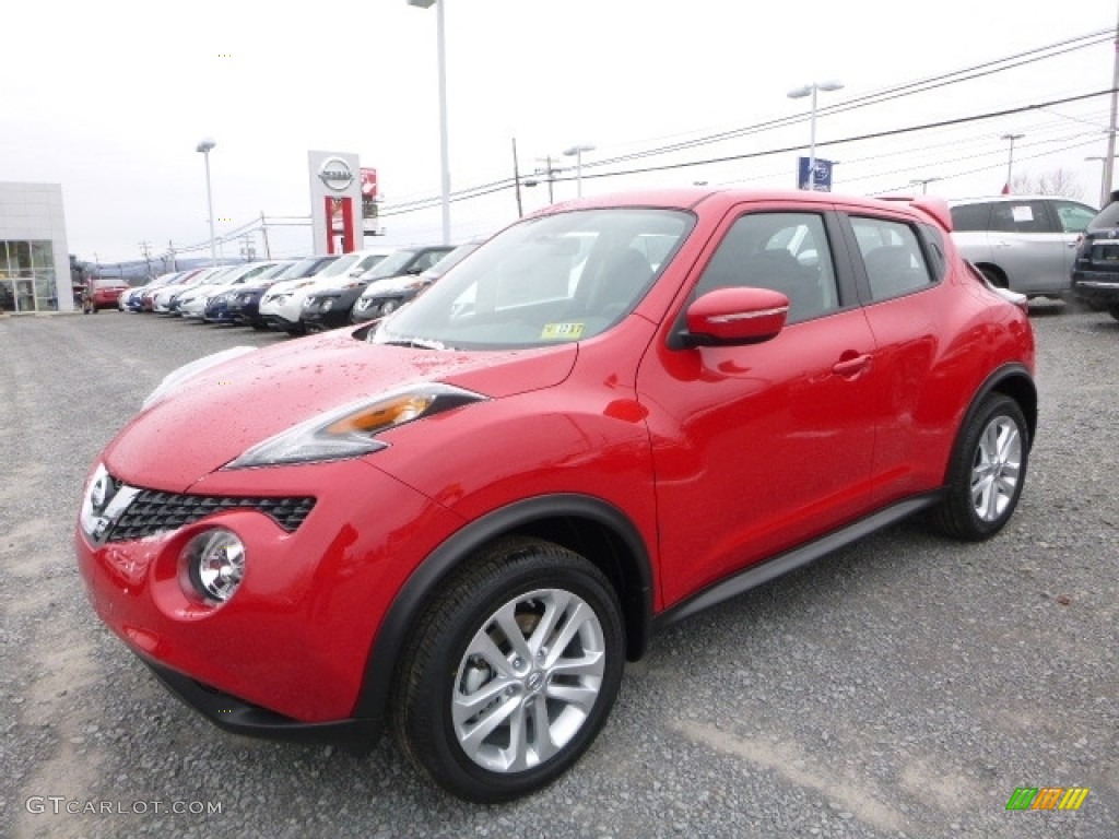 2017 Juke S AWD - Red Alert / Black/Silver photo #11