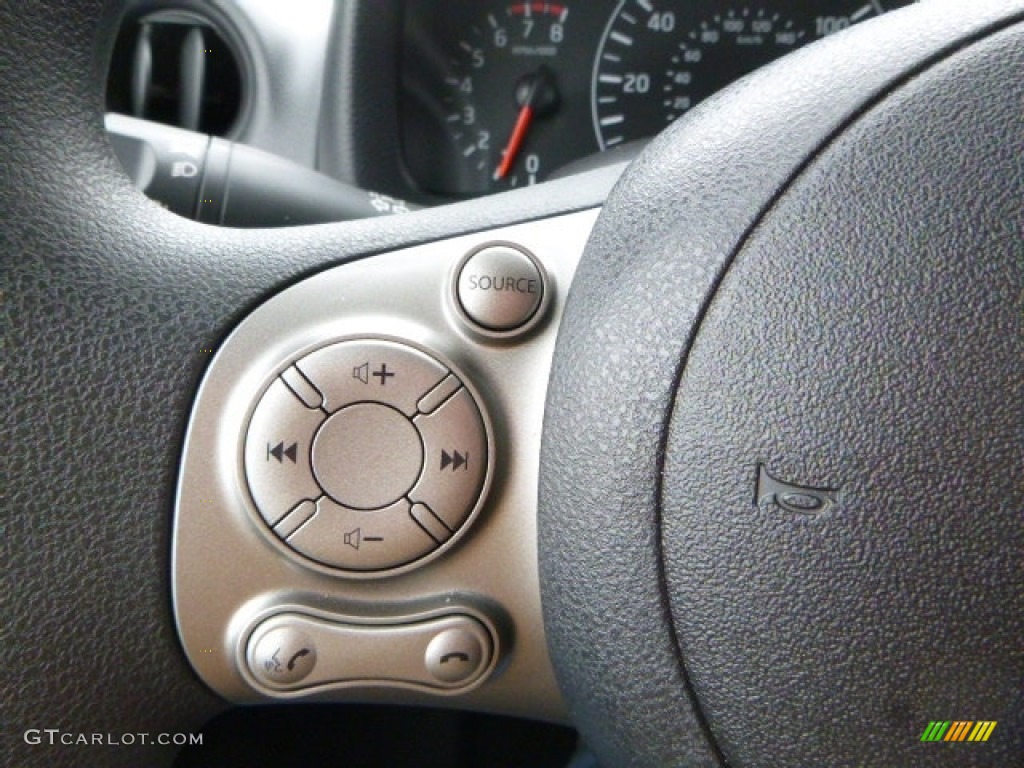 2017 Nissan NV200 SV Controls Photos