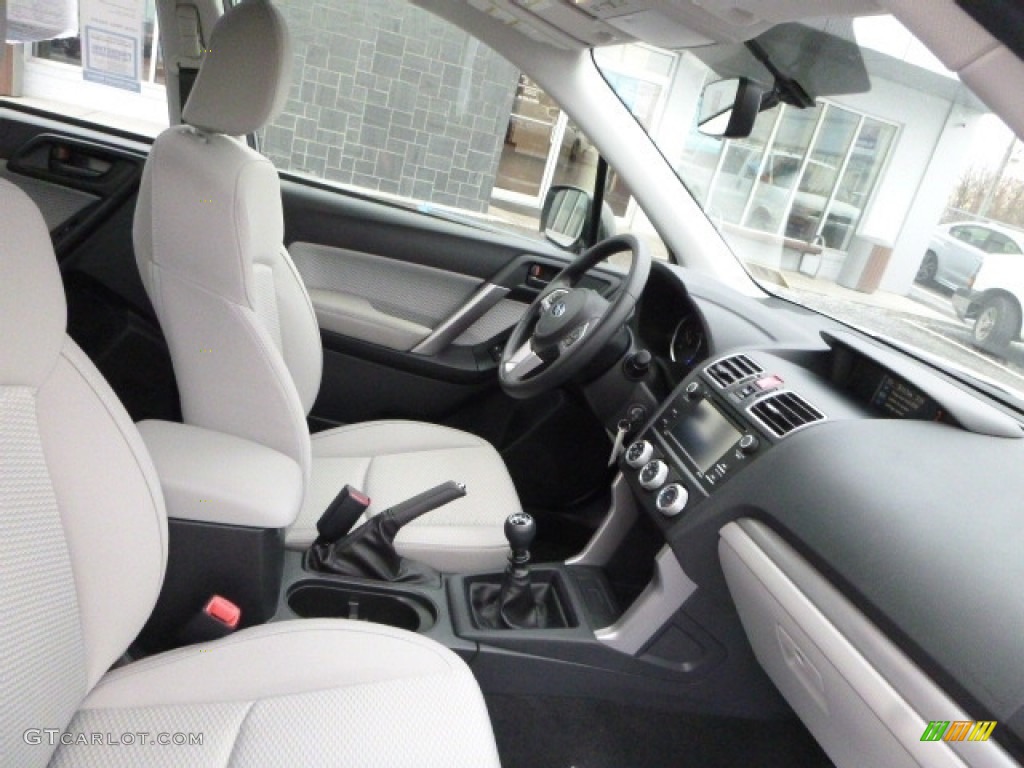 2017 Forester 2.5i - Ice Silver Metallic / Gray photo #3