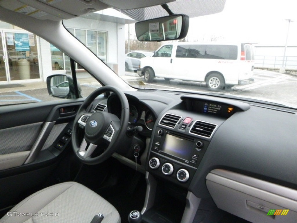 2017 Forester 2.5i - Ice Silver Metallic / Gray photo #4