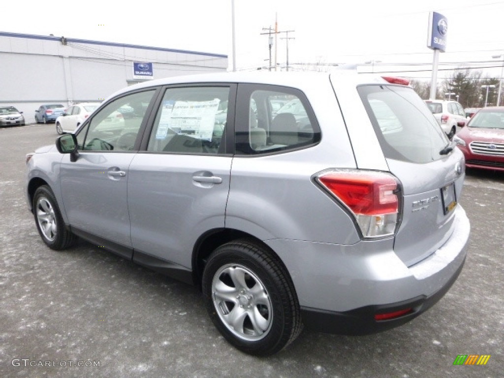 2017 Forester 2.5i - Ice Silver Metallic / Gray photo #9