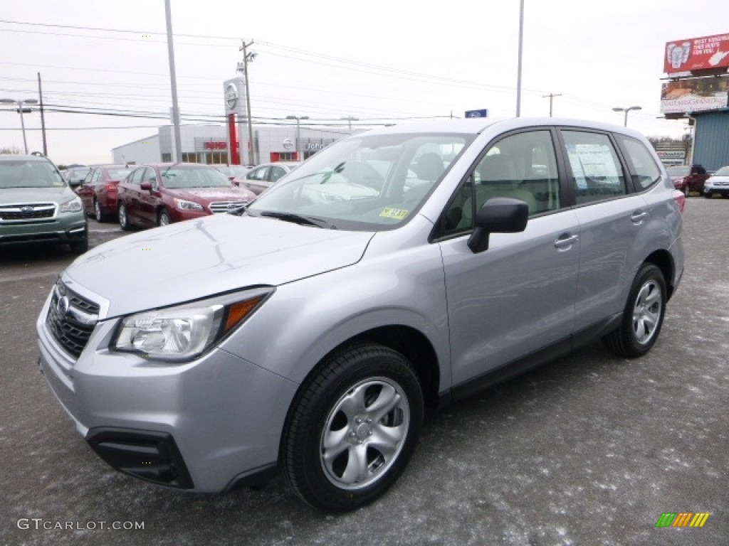 2017 Forester 2.5i - Ice Silver Metallic / Gray photo #11