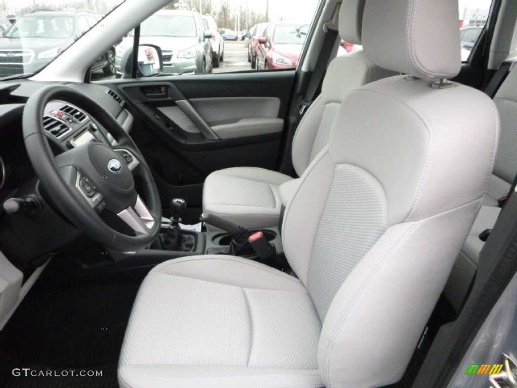 2017 Forester 2.5i - Ice Silver Metallic / Gray photo #13