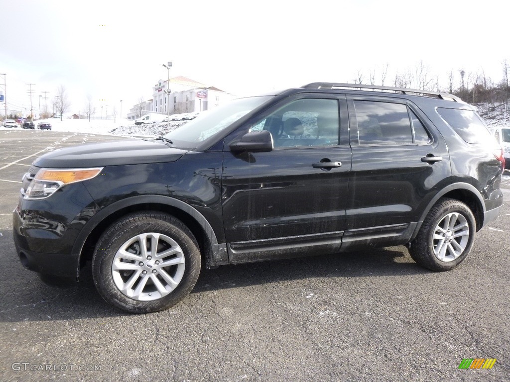 2015 Explorer 4WD - Tuxedo Black / Medium Light Stone photo #5