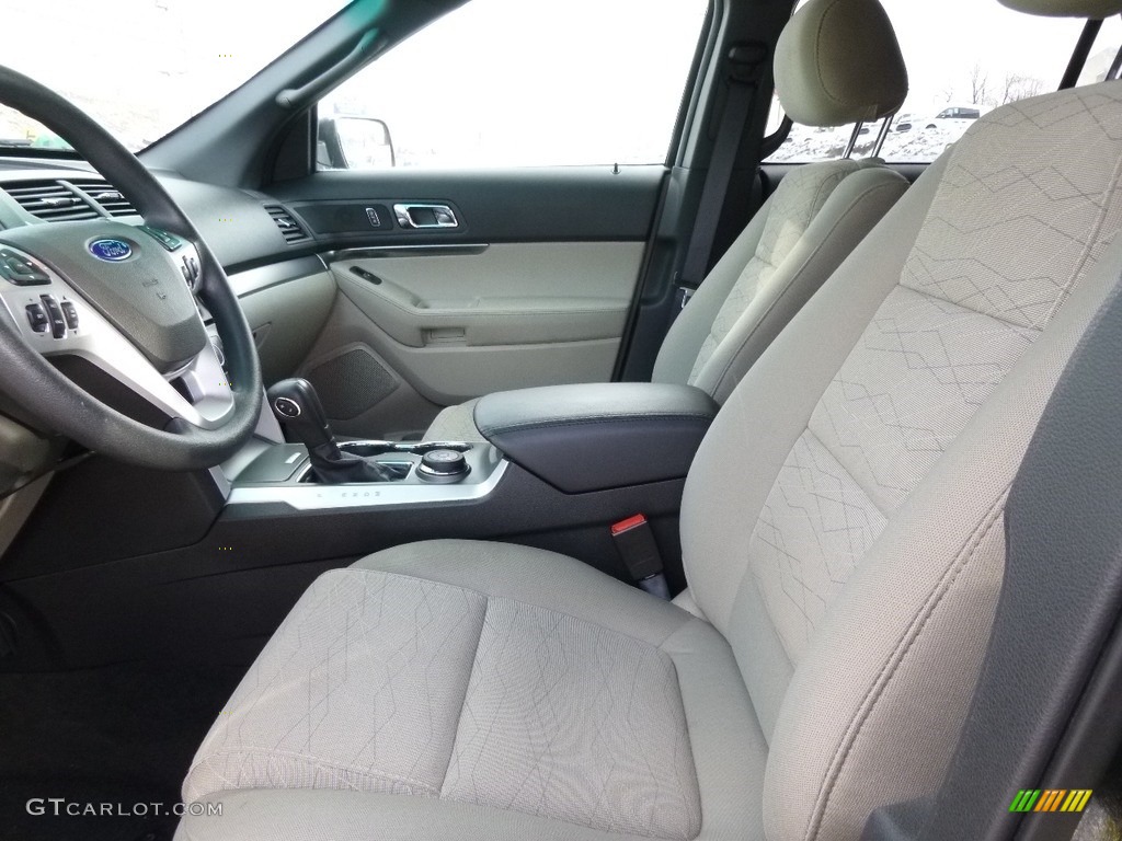 2015 Explorer 4WD - Tuxedo Black / Medium Light Stone photo #7