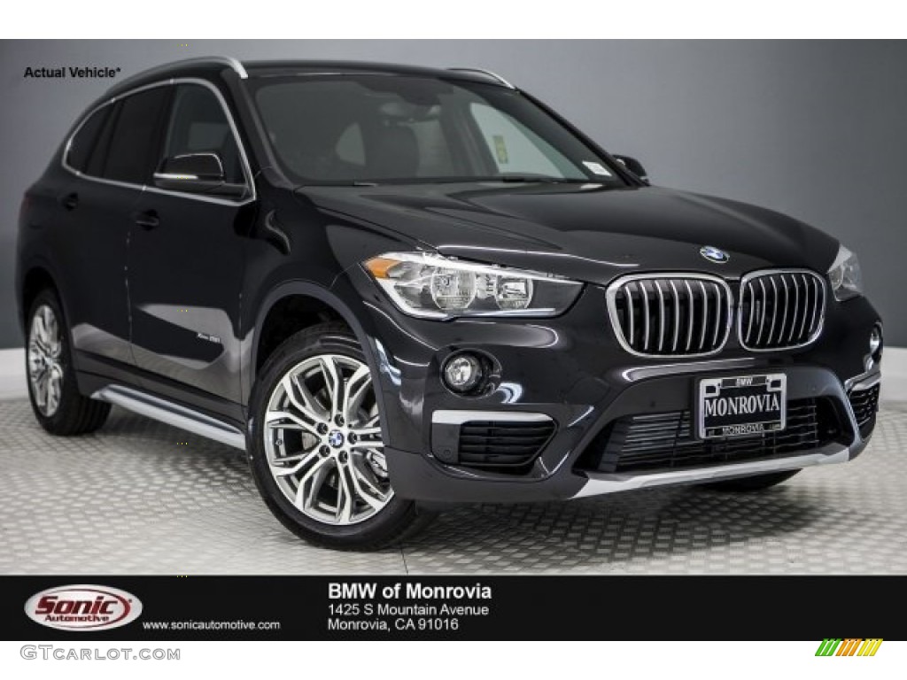 2017 X1 xDrive28i - Black Sapphire Metallic / Black photo #1