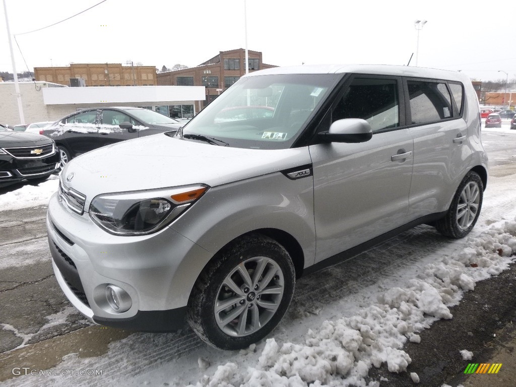Bright Silver 2017 Kia Soul + Exterior Photo #117615207