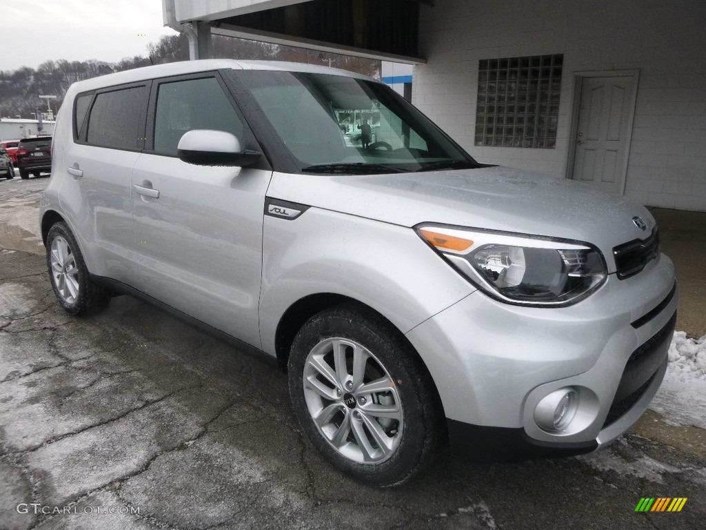 Bright Silver 2017 Kia Soul + Exterior Photo #117615260