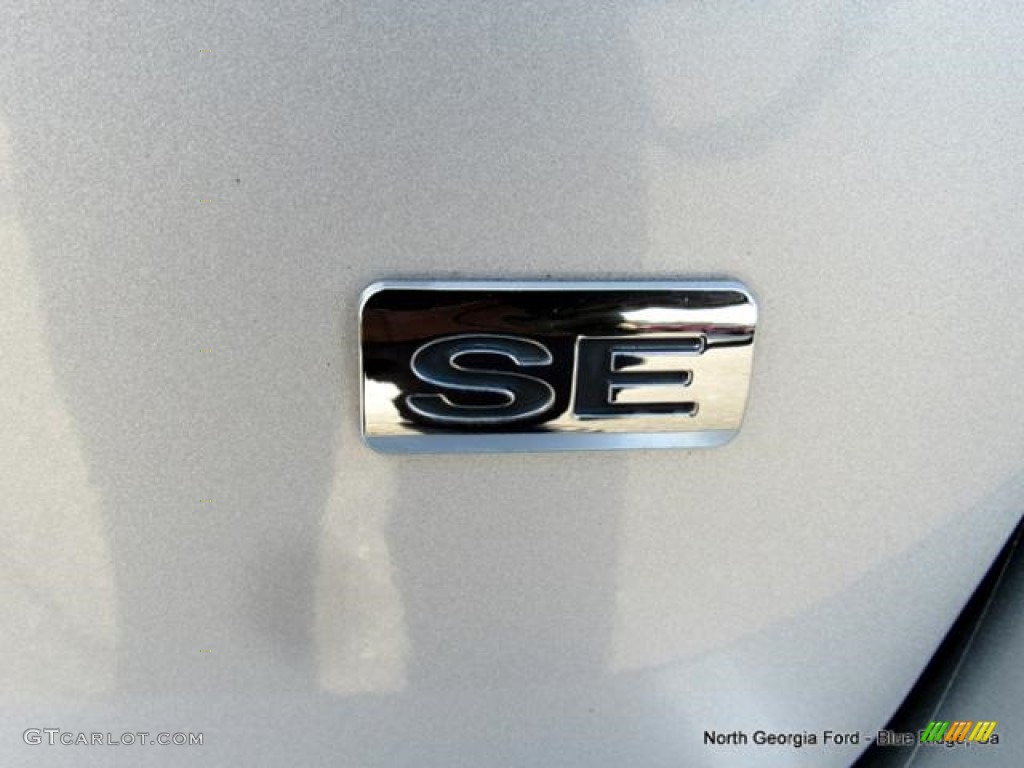 2009 Focus SE Sedan - Brilliant Silver Metallic / Medium Stone photo #34