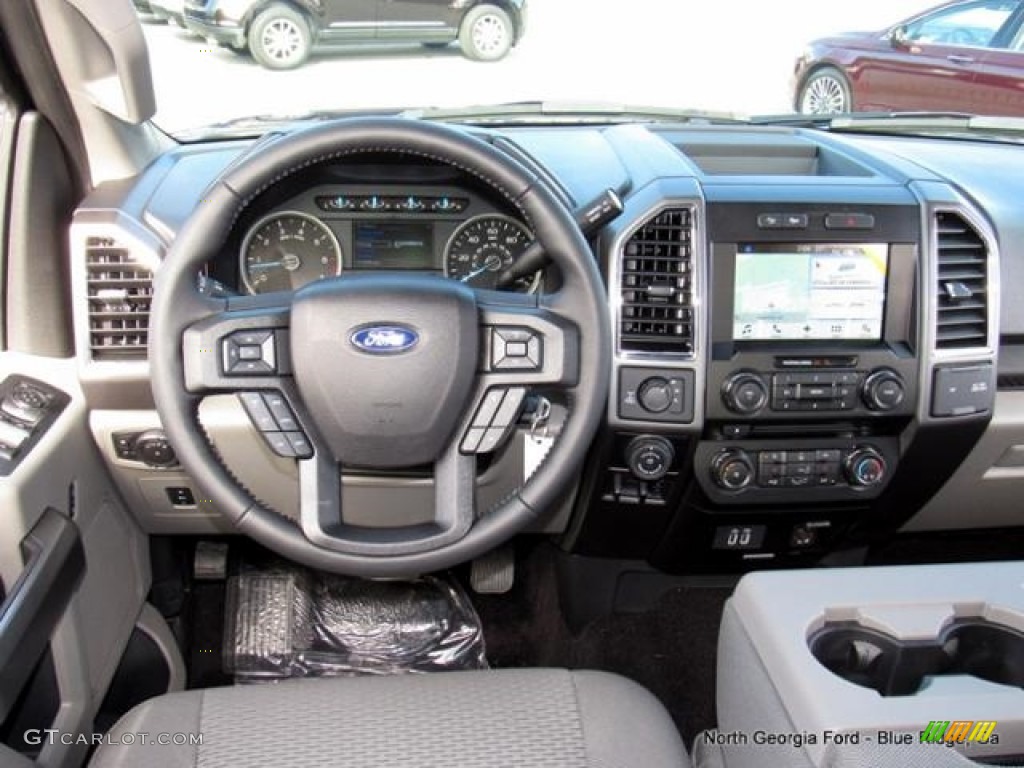 2017 F150 XLT SuperCrew 4x4 - Blue Jeans / Earth Gray photo #16