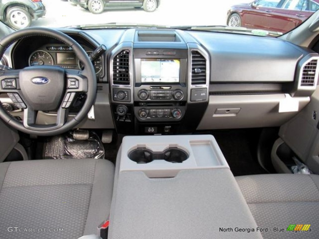 2017 F150 XLT SuperCrew 4x4 - Blue Jeans / Earth Gray photo #17