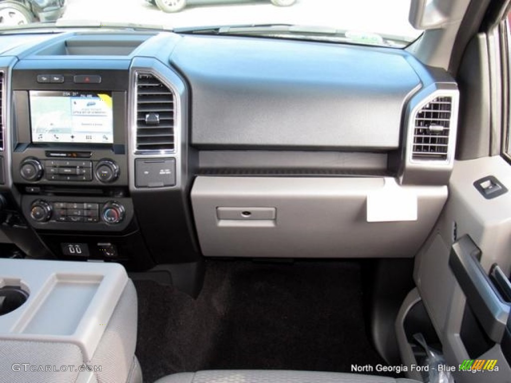 2017 F150 XLT SuperCrew 4x4 - Blue Jeans / Earth Gray photo #18