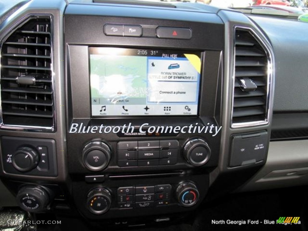 2017 F150 XLT SuperCrew 4x4 - Blue Jeans / Earth Gray photo #20