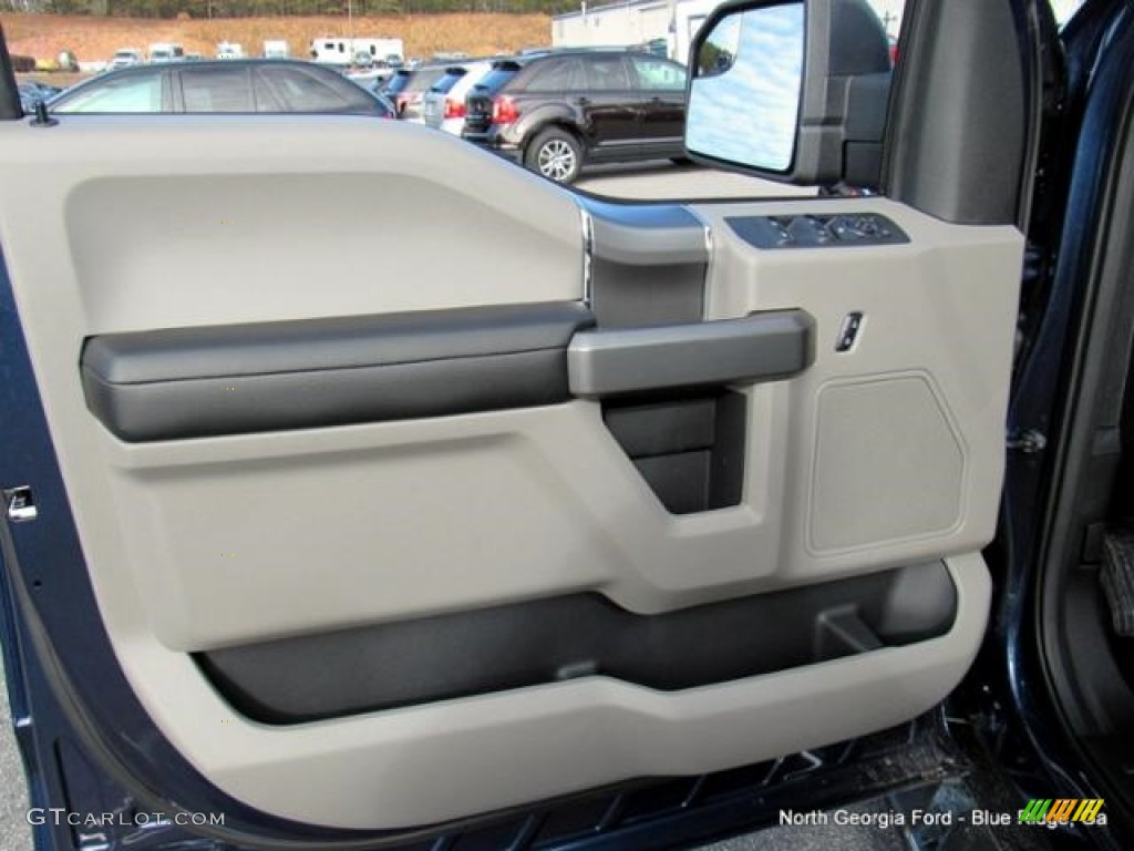 2017 F150 XLT SuperCrew 4x4 - Blue Jeans / Earth Gray photo #29
