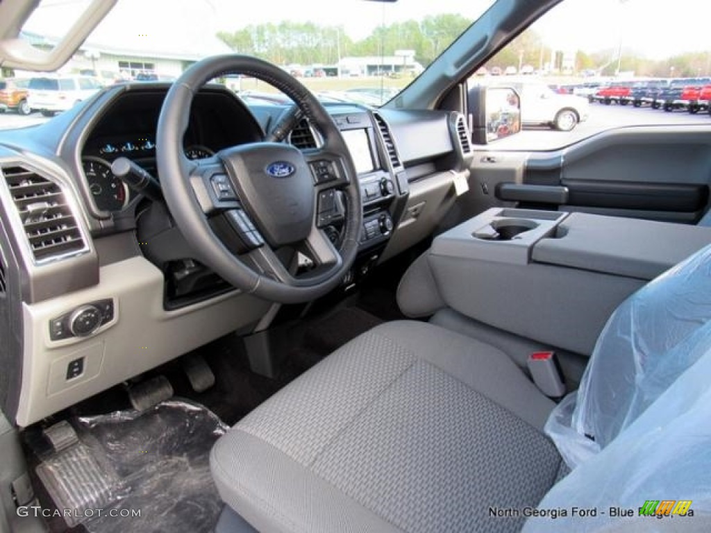 2017 F150 XLT SuperCrew 4x4 - Blue Jeans / Earth Gray photo #30