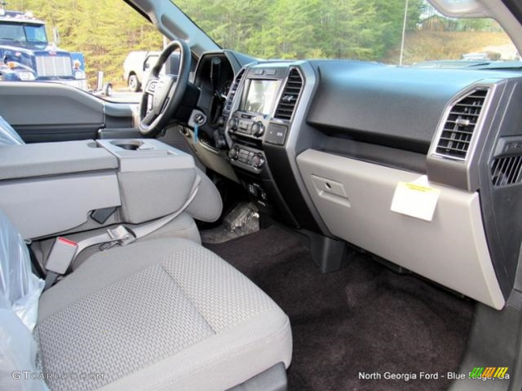 2017 F150 XLT SuperCrew 4x4 - Blue Jeans / Earth Gray photo #31