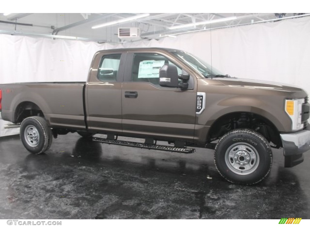 2017 F250 Super Duty XL SuperCab 4x4 - Caribou / Black photo #1