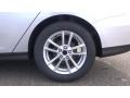 2017 Ford Focus SE Sedan Wheel and Tire Photo