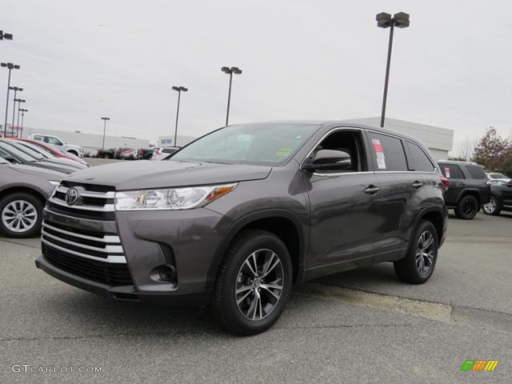 Predawn Gray Mica 2017 Toyota Highlander LE Exterior Photo #117631433