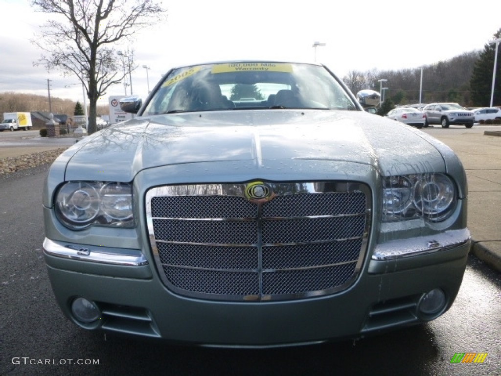 2005 300 C HEMI - Satin Jade Pearl / Dark Slate Gray/Light Graystone photo #9