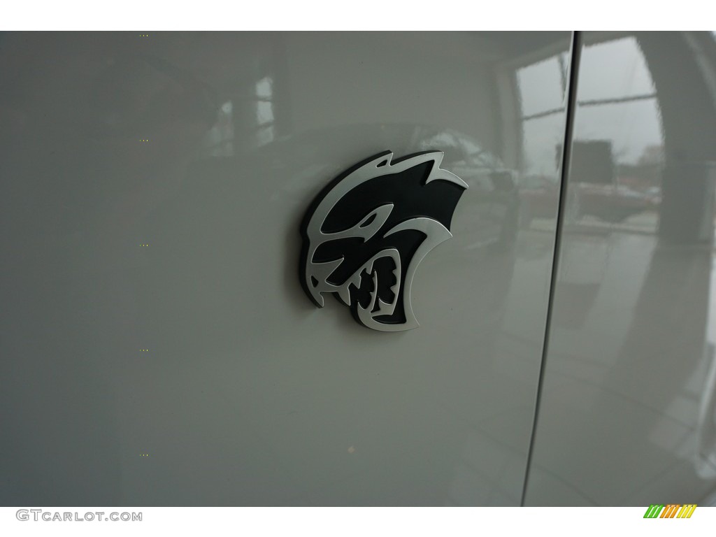 2017 Dodge Charger SRT Hellcat Marks and Logos Photo #117637722