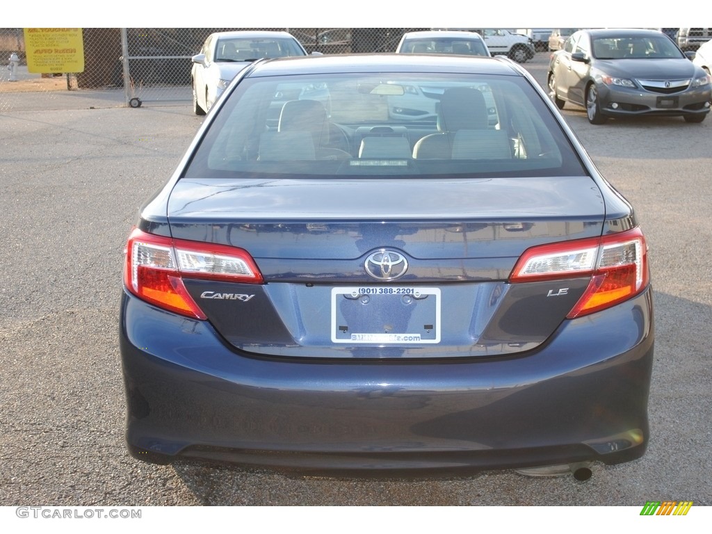 2014 Camry LE - Parisian Night Pearl / Ash photo #4