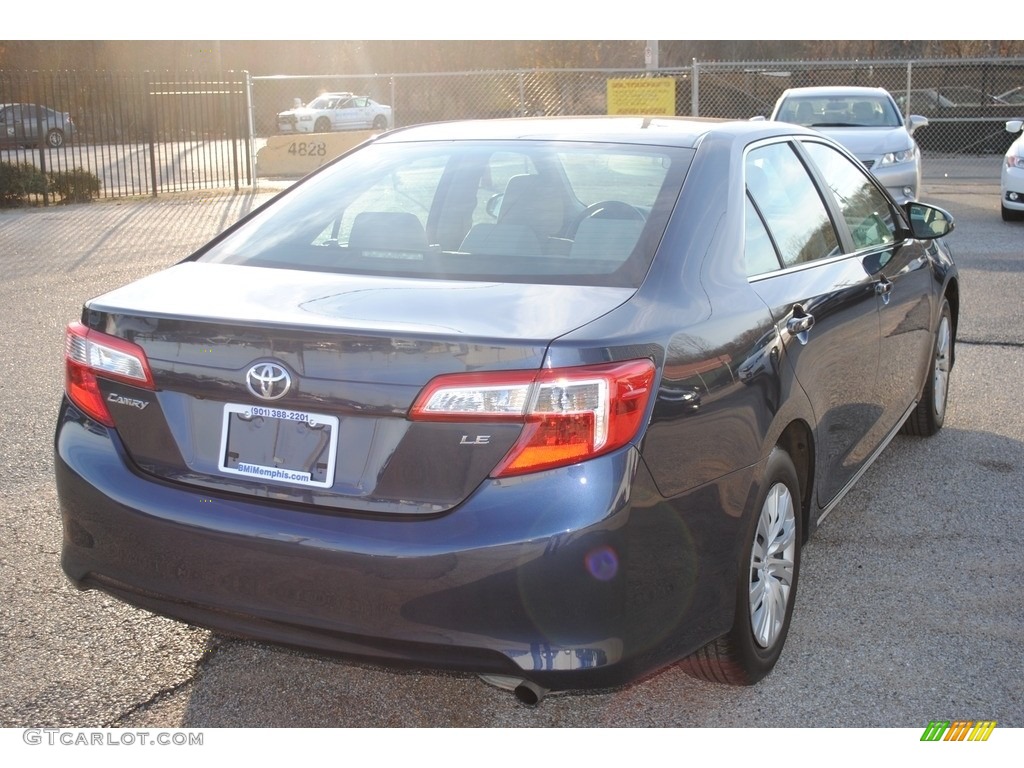2014 Camry LE - Parisian Night Pearl / Ash photo #5