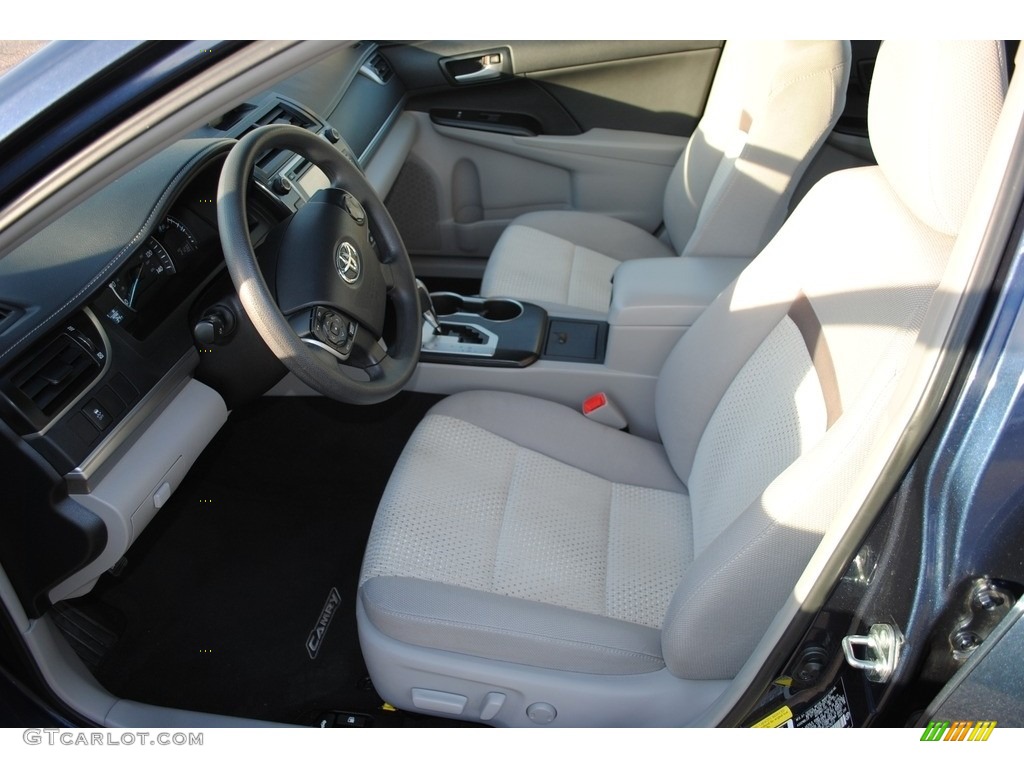 2014 Camry LE - Parisian Night Pearl / Ash photo #11