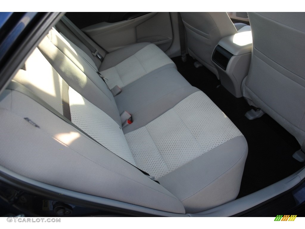2014 Camry LE - Parisian Night Pearl / Ash photo #22