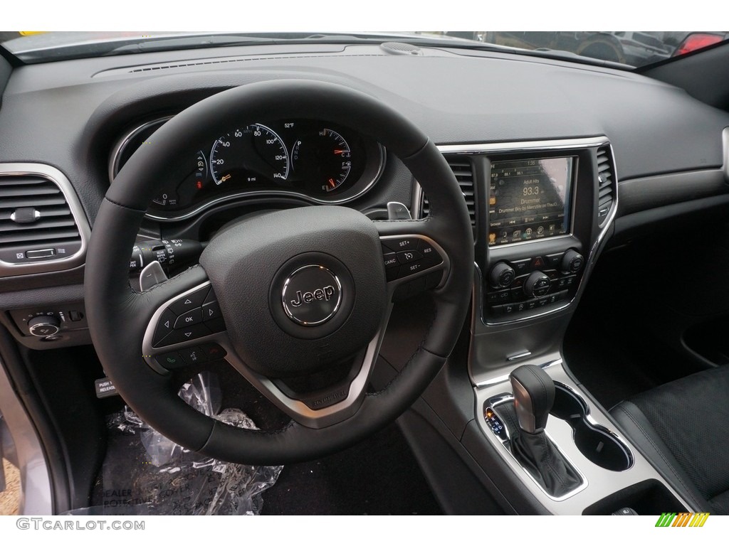2017 Jeep Grand Cherokee Laredo Dashboard Photos