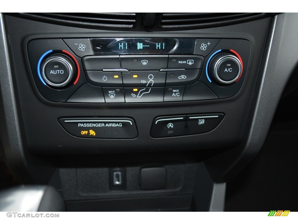 2017 Escape SE 4WD - Oxford White / Charcoal Black photo #13